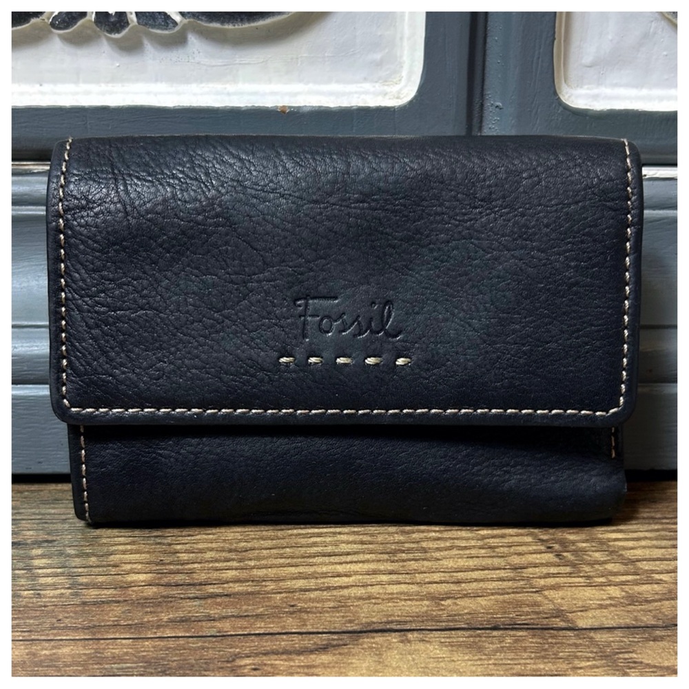 FOSSIL Tri-Fold Wallet - Picture 2 of 10